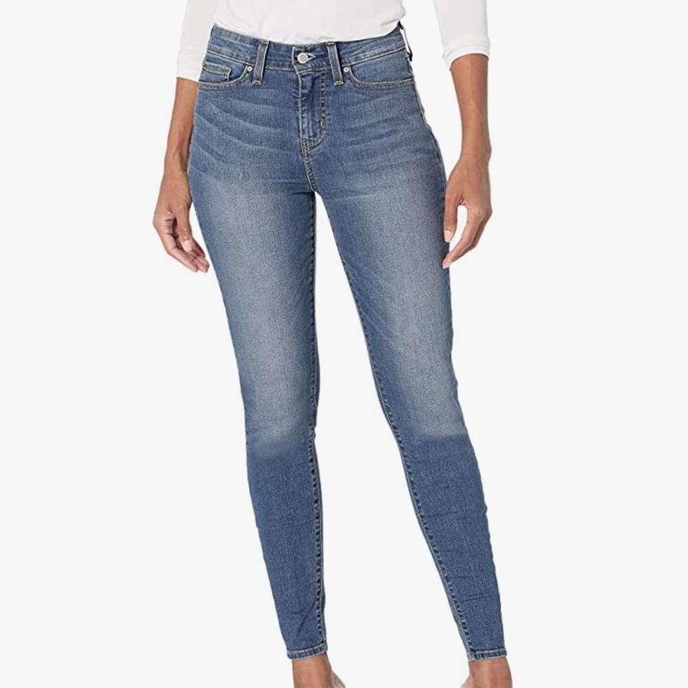 Size 8 Signature by Levi Strauss & Co. Gold Label Women's Modern Skinny Jeans